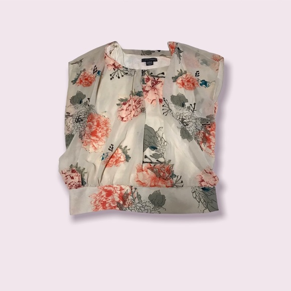 🌟SALE 2/$10.00‼️ SUZY SHIER Women’s Floral short sleeve Batwing Blouse size M - Picture 4 of 6